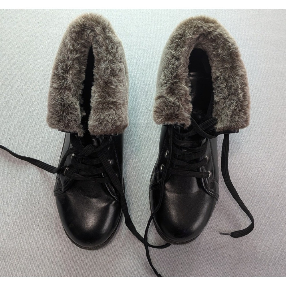 Olivia Miller Faux Fur Trim Ankle Boots Womens 7 Black Good Lace Up Winter Lug